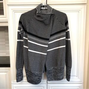 Ivivva by Lululemon girl’s cardigan sweater